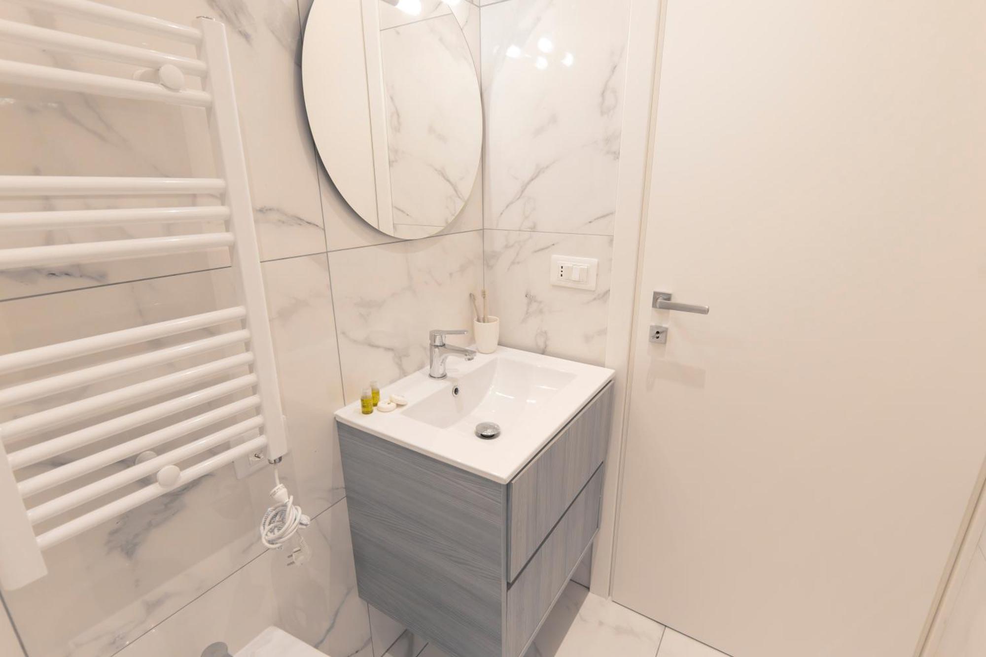 Modern & Stylish Near Isola & Central Station 米兰 外观 照片